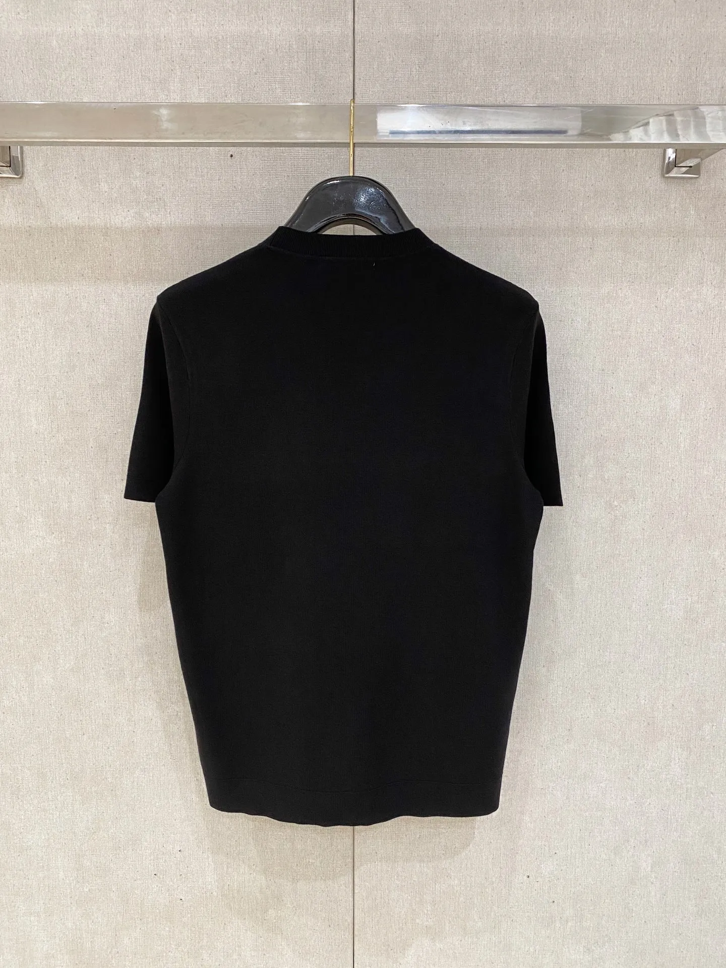 Moncler 2026 ， ， Breathable ， ， ， 。 ， ， ， ， ， 。 ， ， ， 。 Black ，Cream White ， ， 。 Sizes：M-4XL